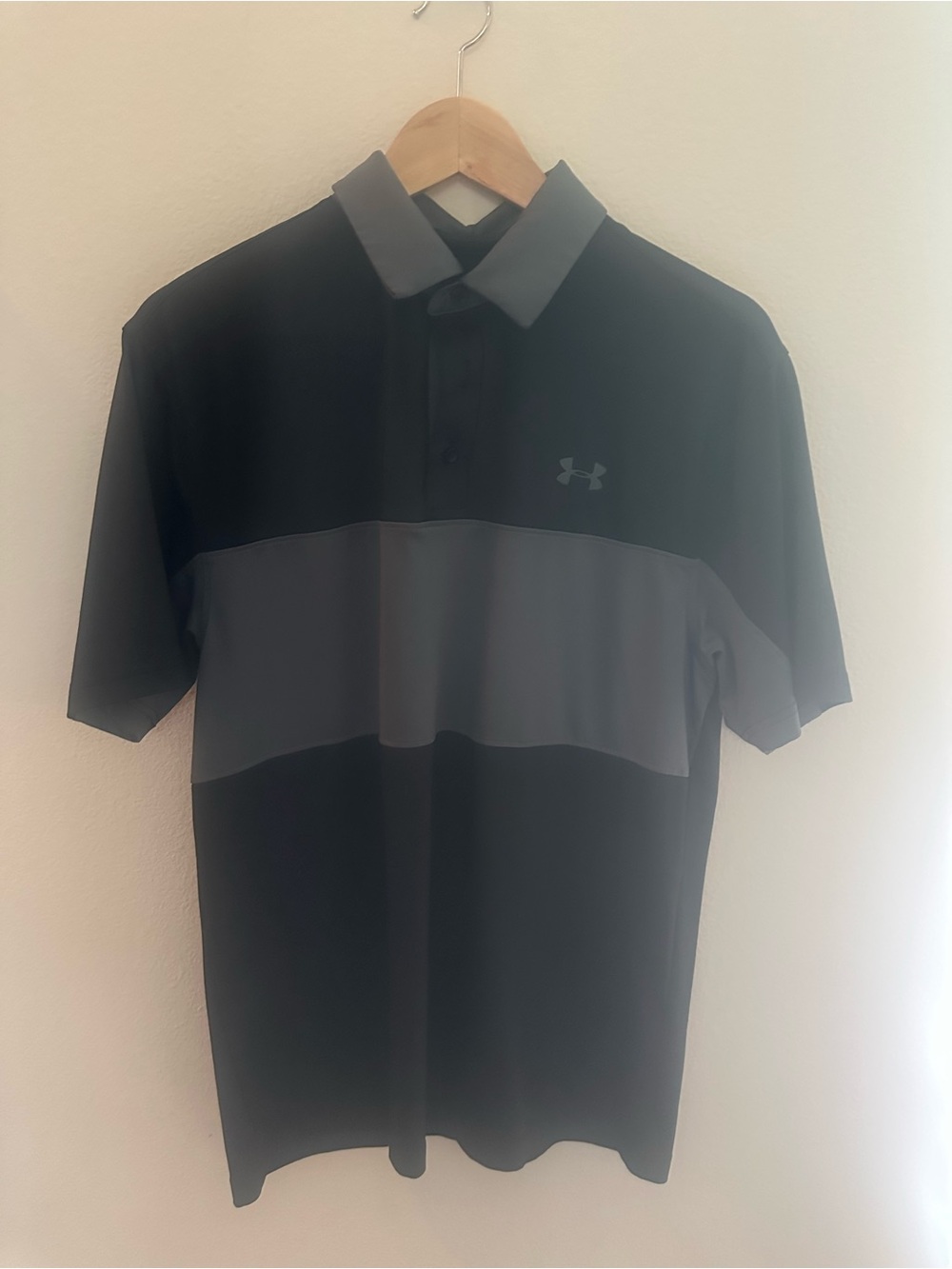 Under Armour Men's Black and Gray Colorblock Polo